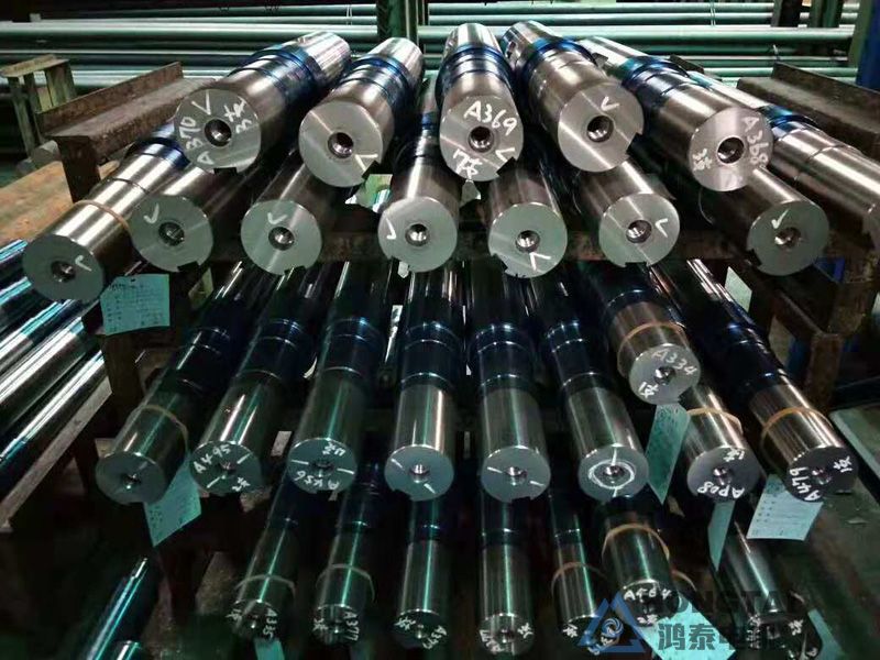 YVFE2-315S-4电机轴伸打螺纹孔定制